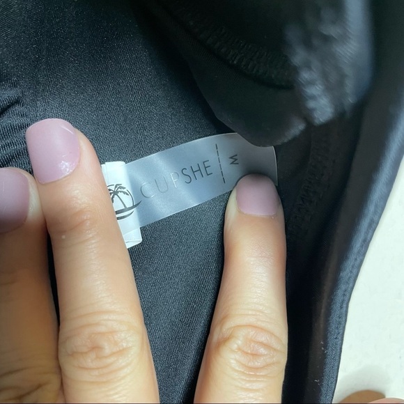 Medium One Piece Bathing Suit Black top Floral bottom - Picture 4 of 7